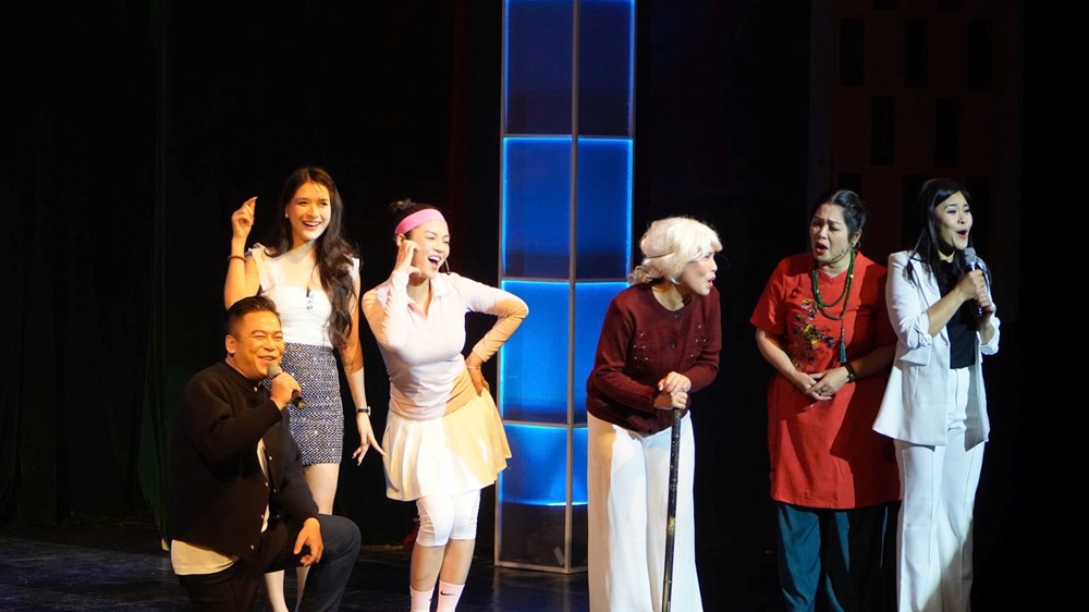 Rực rỡ sắc xuân trên sân khấu phía Bắc