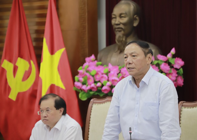 Bộ trưởng Nguyễn Văn Hùng chủ trì cuộc họp Ban Tổ chức Triển lãm thành tựu kinh tế- xã hội nhân kỷ niệm 80 năm Ngày Quốc khánh