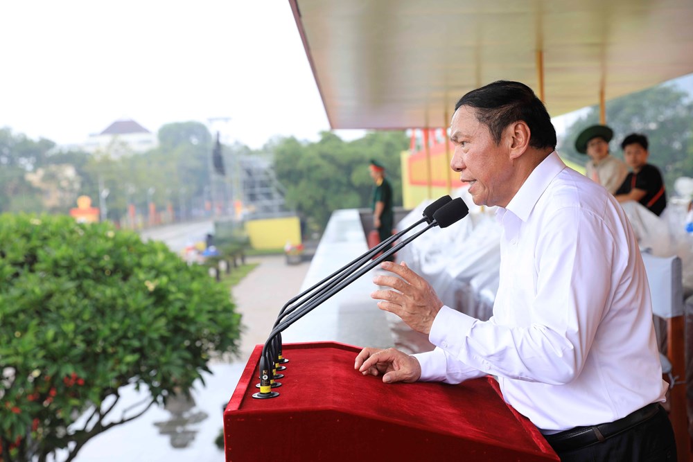 Bộ trưởng Nguyễn Văn Hùng kiểm tra, nghiệm thu hệ thống âm thanh phục vụ Lễ kỷ niệm, diễu binh, diễu hành 80 năm Quốc khánh