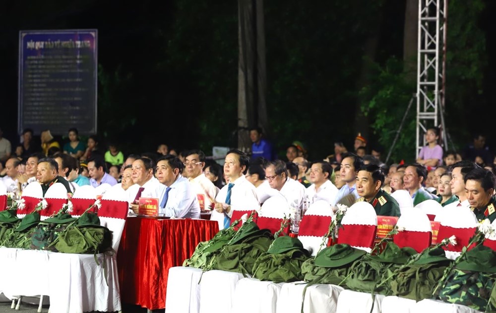 Hào hùng chương trình nghệ thuật đặc biệt “Trường Sơn - Chân trần chí thép”