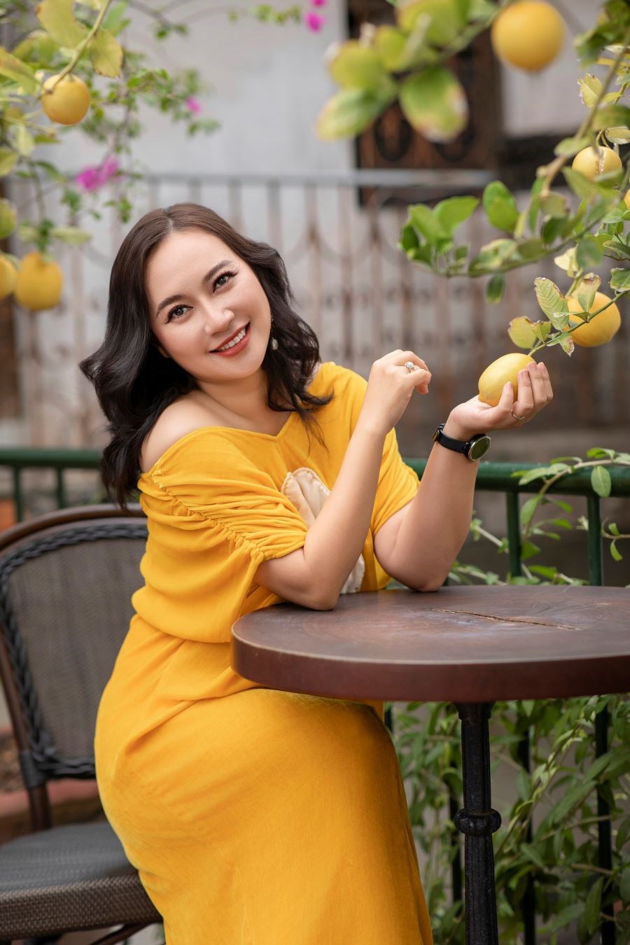 “Họa mi” Khánh Linh hát mừng trên xứ sở ngàn hoa