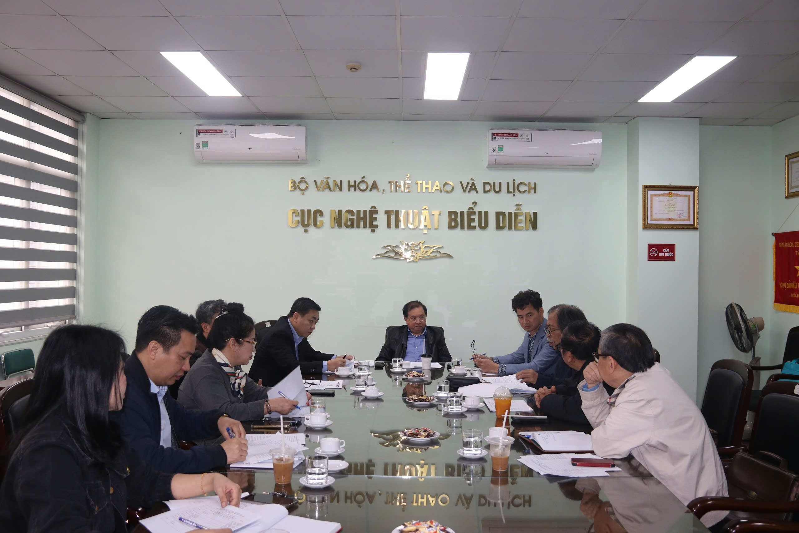HỘI ĐỒNG CHUNG KHẢO BÌNH CHỌN 15 TÁC PHẨM VĂN HỌC VIỆT NAM TIÊU BIỂU, XUẤT SẮC SAU NGÀY ĐẤT NƯỚC THỐNG NHẤT
