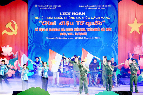 Liên hoan nghệ thuật quần chúng “Giai điệu tổ quốc”