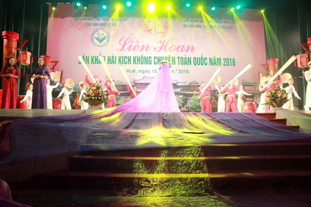 Liên hoan sân khấu hài kịch không chuyên toàn quốc 2016 thành công tốt đẹp
