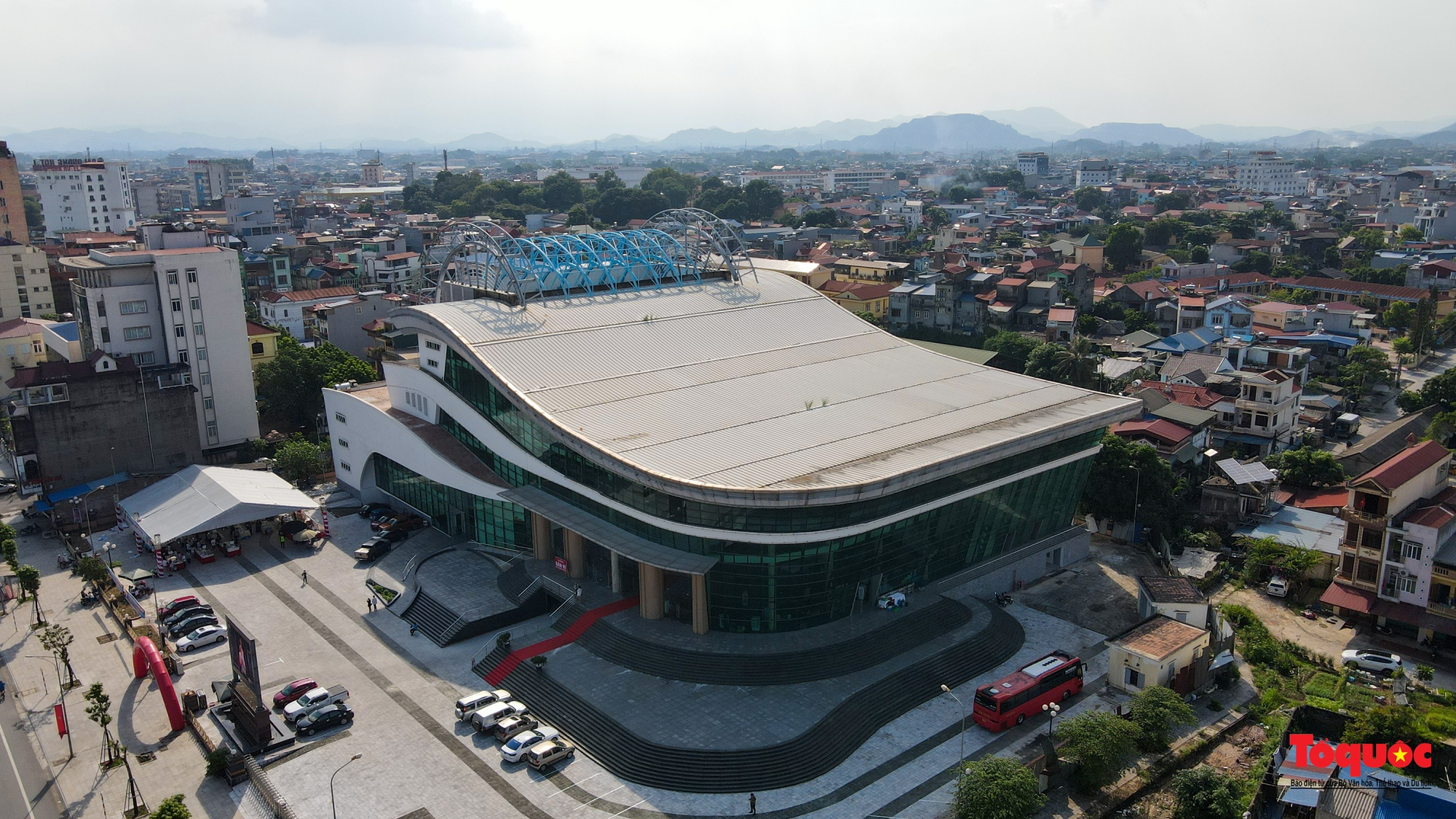 Mục sở thị Nhà hát Ca múa, nhạc dân gian hiện đại nhất khu vực Việt Bắc