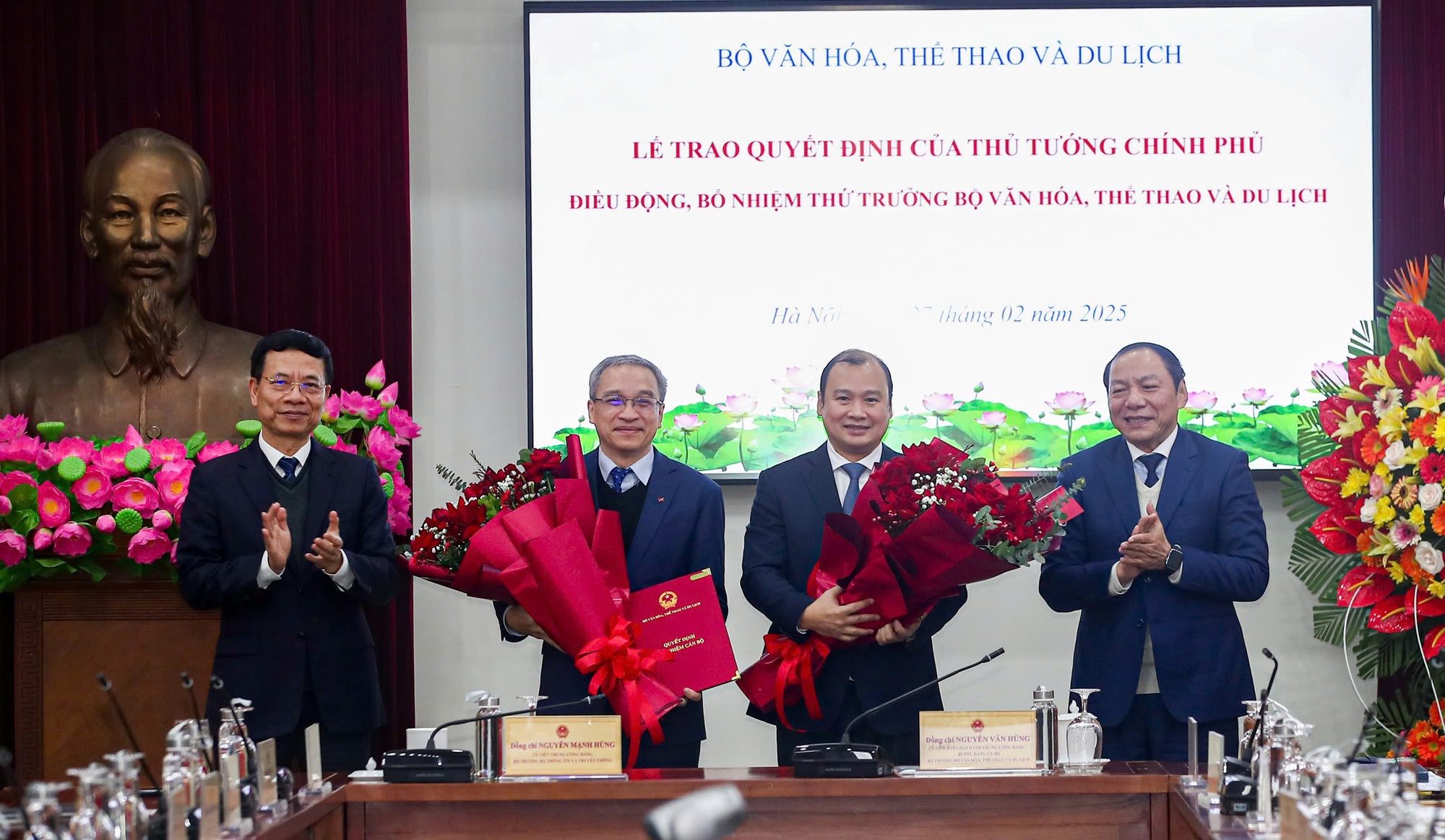 Trao quyết định bổ nhiệm ông Lê Hải Bình và ông Phan Tâm giữ chức Thứ trưởng Bộ VHTTDL