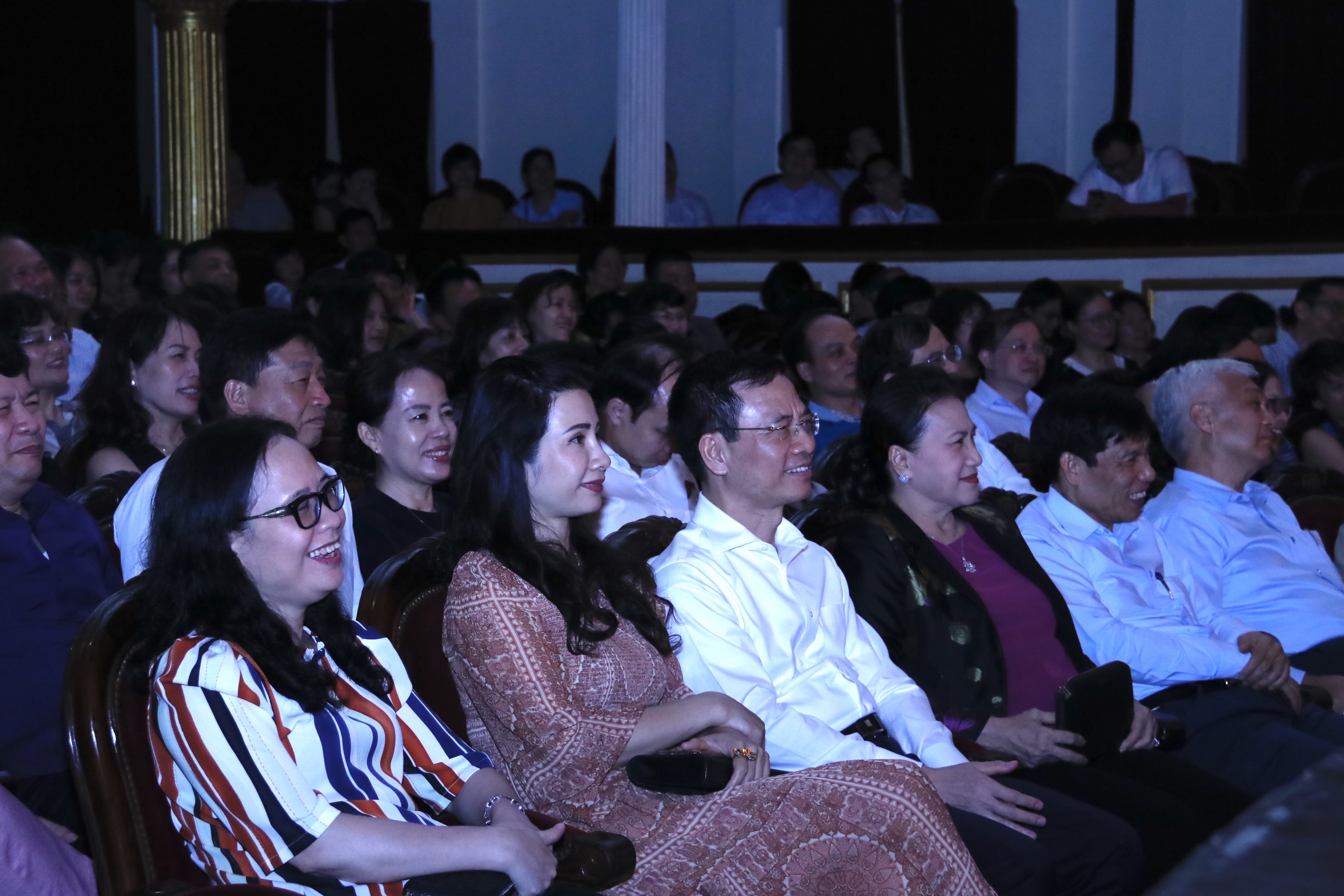 VỞ KỊCH “BỆNH SĨ” CỦA TÁC GIẢ LƯU QUANG VŨ