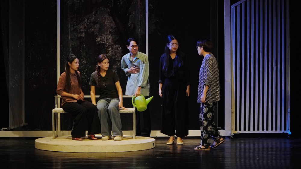 Vở kịch “Đoạn kết”: Cuộc giằng co giữa công lý và ân tình