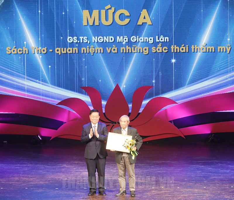 19 tác phẩm được tặng thưởng về lý luận, phê bình văn học, nghệ thuật xuất bản năm 2022