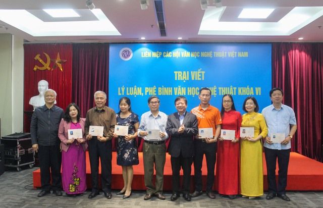 Bế mạc Trại viết Lý luận phê bình Văn học nghệ thuật khóa VI