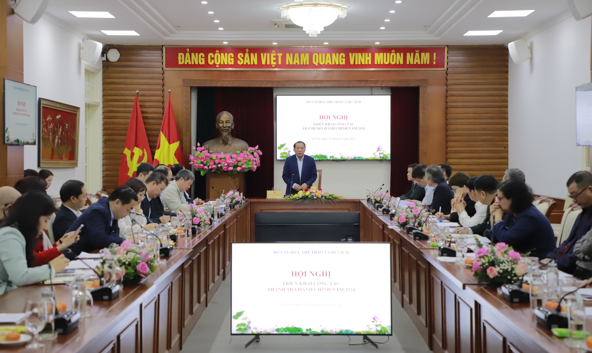 Bộ trưởng Nguyễn Văn Hùng: Làm lãnh đạo là trách nhiệm nặng nề nên phải nghĩ trước, làm nhiều hơn