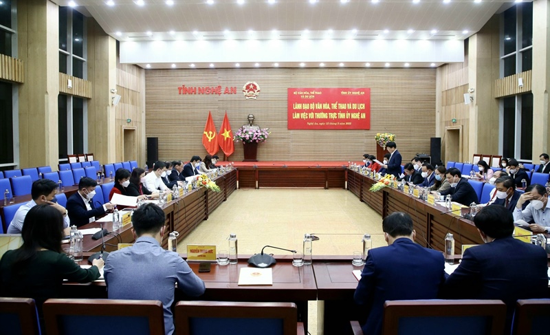 Bộ trưởng Nguyễn Văn Hùng: Nghệ An cần chú ý nhiều hơn đến giá trị văn hóa quê hương, con người xứ Nghệ