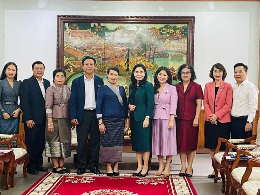 Bộ VHTTDL sẵn sàng chia sẻ, hỗ trợ kinh nghiệm phát triển thư viện cộng đồng ở Lào
