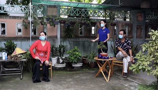 Cải lương phòng, chống Covid-19 phục vụ khán giả mộ điệu