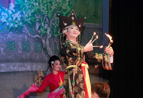 ​Diễn xướng Nghi lễ chầu văn đồng bằng Bắc Bộ lần III: Vinh danh các nghệ nhân dân gian hát Văn