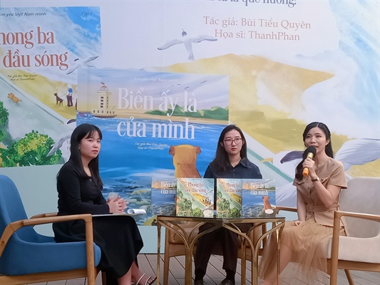 Giao lưu và ra mắt bộ sách "Trường Sa! Biển ấy là của mình"