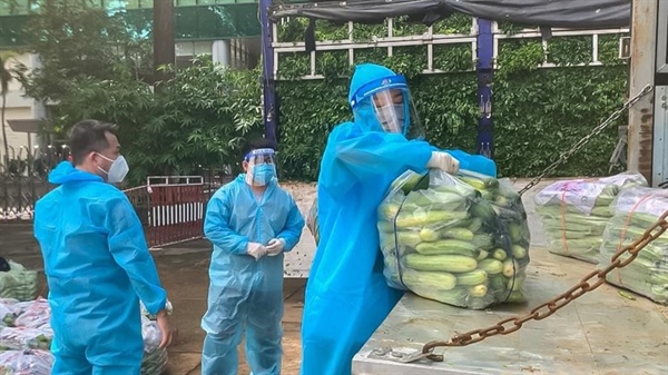 Hoa hậu Hoàn vũ: Những ‘Chuyến xe thực phẩm 0 đồng’ ấm áp nghĩa tình