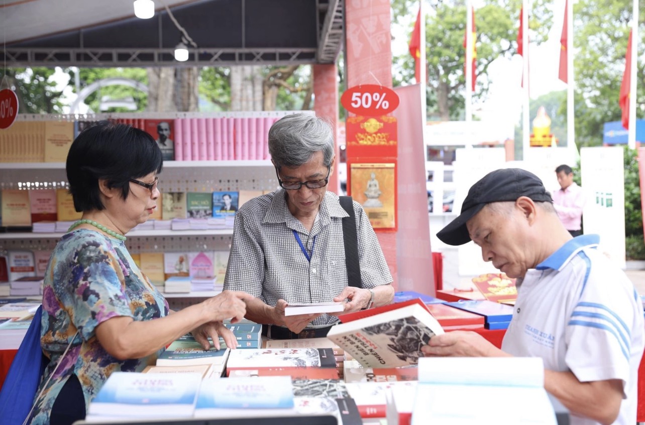 Hội sách Hà Nội lần thứ VII là nơi được các nhà sản xuất lựa chọn để giới thiệu các cuốn sách vừa mới được xuất bản.