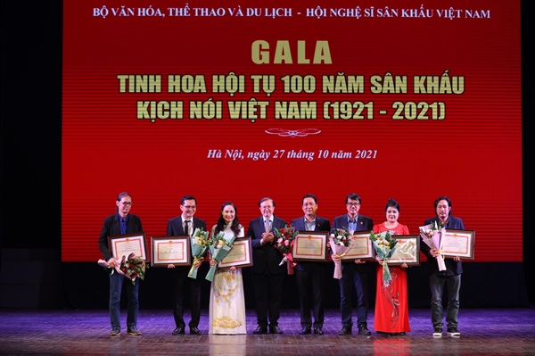 Kịch nói Việt Nam: Phải là “người đối thoại” xứng đáng với đương thời