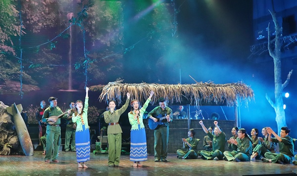 Lắng nghe và tri ân qua “Chuyện chưa kể”
