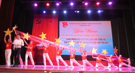 Liên hoan ca khúc Cách mạng khu vực phía Nam 2015