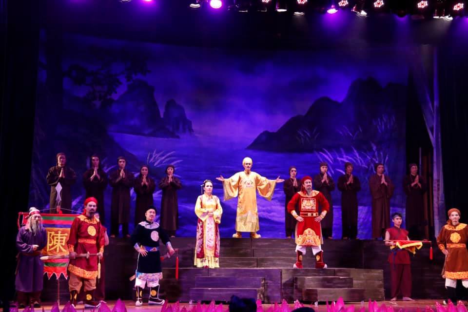 LIÊN HOAN CHÈO TOÀN QUỐC 2019 Phó Chủ tịch Quốc hội Uông Chu Lưu dự xem chèo