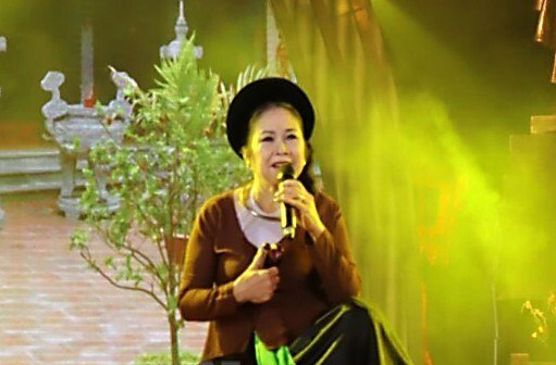 Người giữ mãi 'ngọn lửa' tình yêu với nghệ thuật hát xẩm