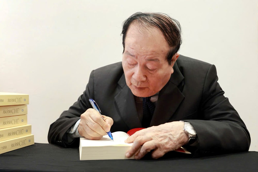 Nhà thơ Hữu Thỉnh: “Phê bình văn học là công việc vô cùng khó khăn, nhọc nhằn”