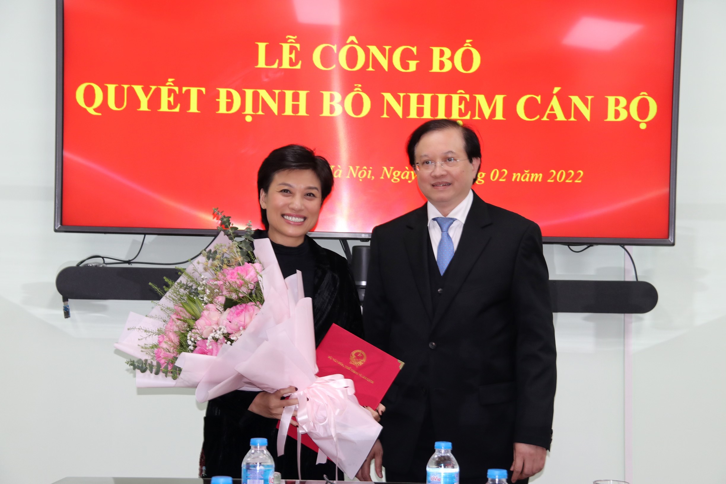 NSƯT Trần Ly Ly người nữ đầu tiên người đứng đầu ngành nghệ thuật biểu diễn