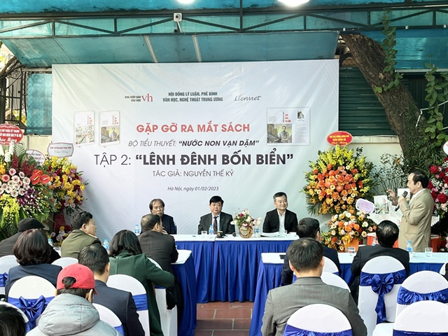 Ra mắt tập 2 bộ tiểu thuyết về hành trình tìm đường cứu nước của Chủ tịch Hồ Chí Minh