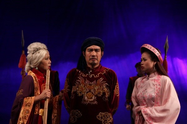 Ra mắt vở “Công lý không gục ngã”