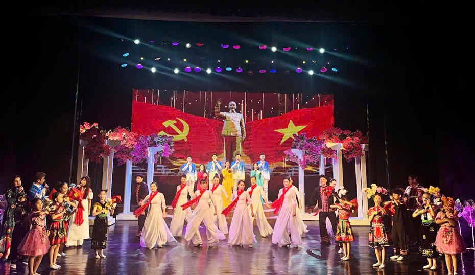 THÔNG CÁO BÁO CHÍ Chuỗi các chương trình nghệ thuật chuyên nghiệp  Chào mừng Đại hội đại biểu toàn quốc lần thứ XIV của Đảng