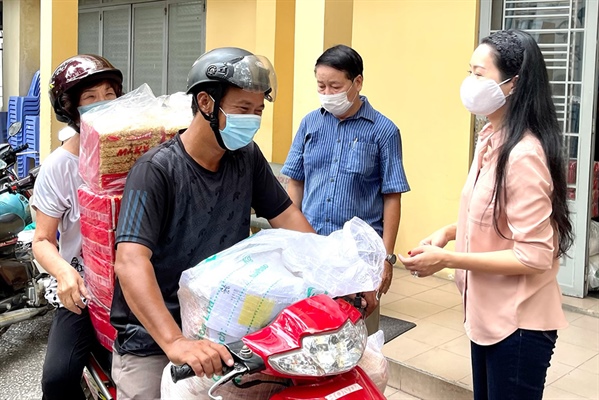 “Tiếp sức” cho nghệ sĩ sân khấu
