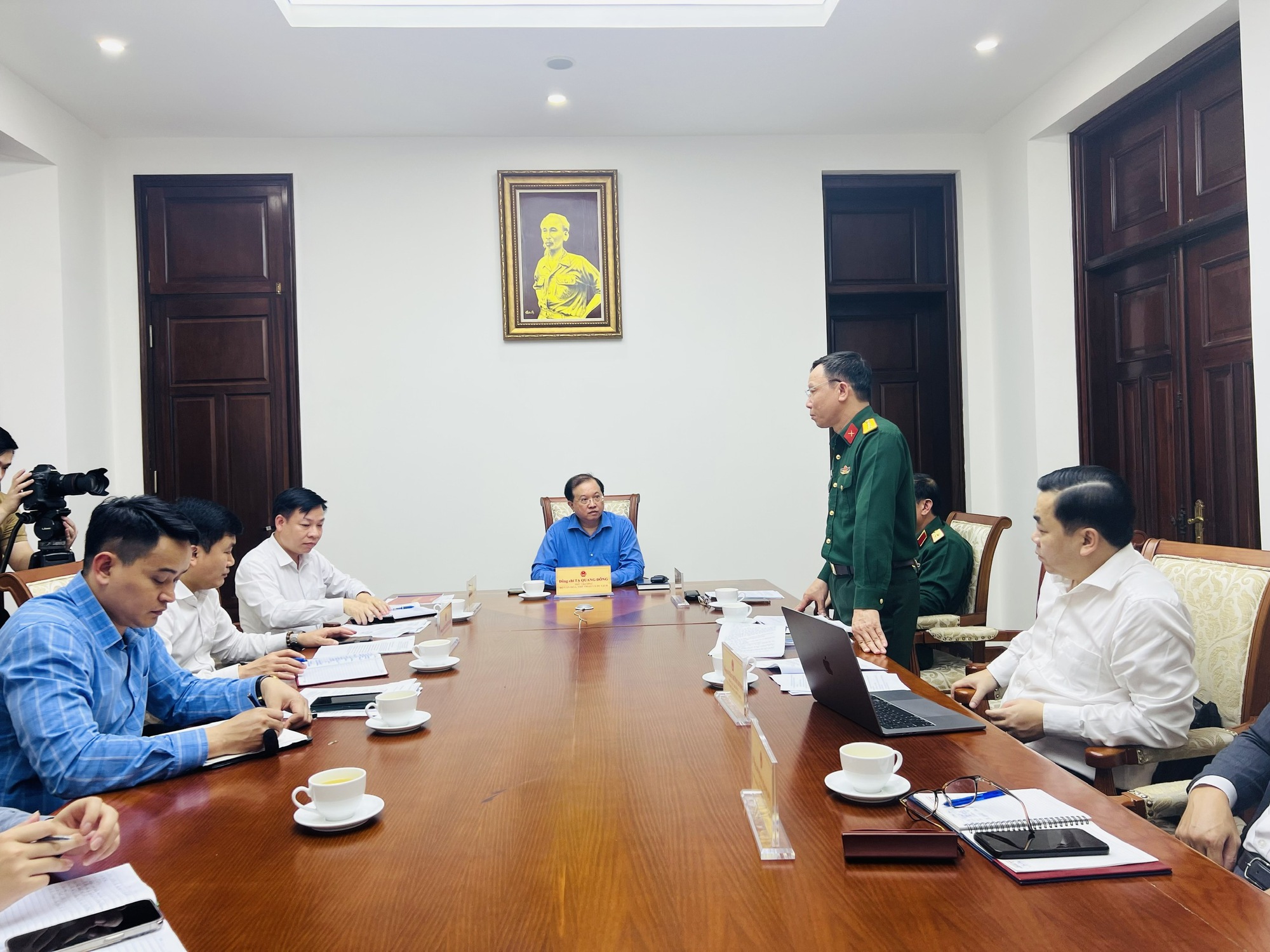 Tổ chức Chương trình diễu binh, diễu hành Kỷ niệm 70 năm Chiến thắng Điện Biên Phủ trọng thể, chính quy, an toàn và tiết kiệm