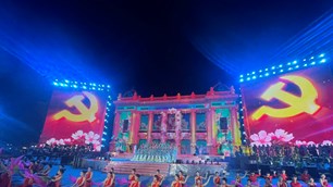 Tổng duyệt chương trình nghệ thuật đặc biệt “95 năm - Ánh sáng soi đường“