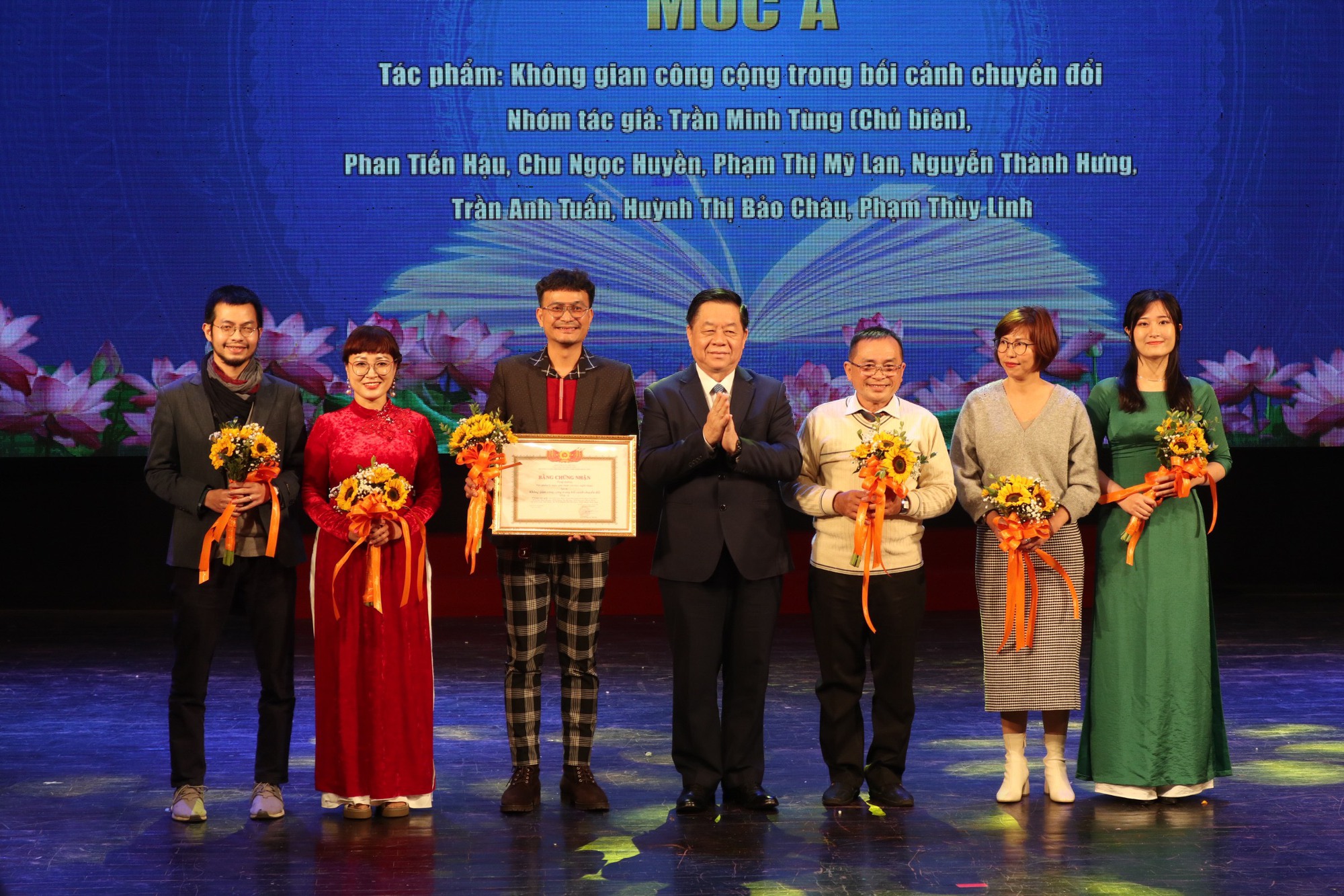 Trao Tặng thưởng 20 tác phẩm Lý luận, phê bình văn học, nghệ thuật năm 2021