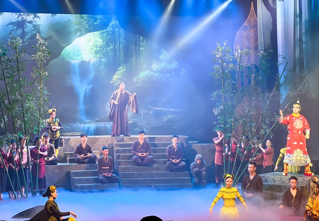 Vở diễn Trần Nhân Tông – Khi nghệ thuật xiếc kết hợp cùng cải lương