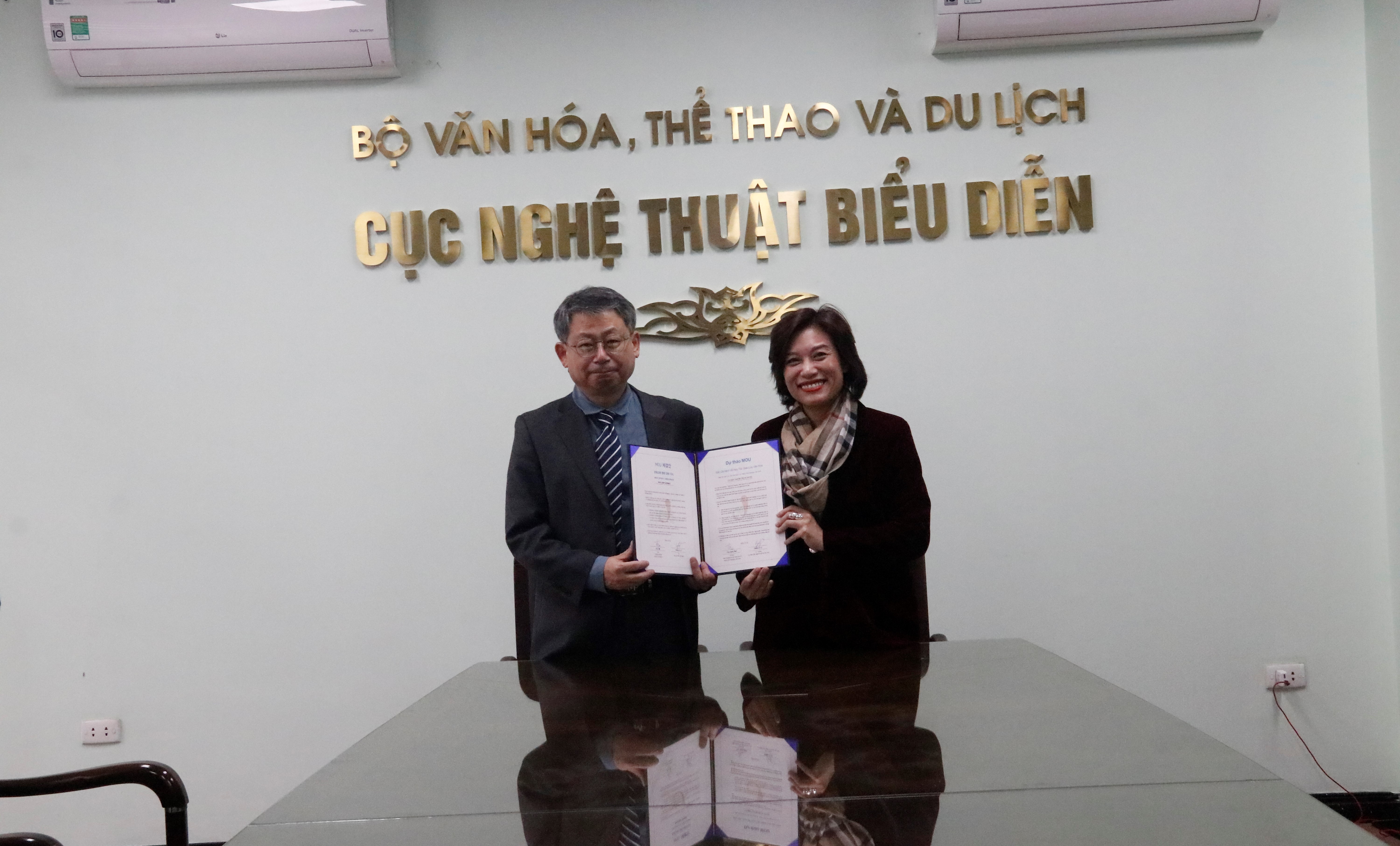 Ký kết hợp tác giữa Cục Nghệ thuật biểu diễn với Hiệp hội Giao lưu văn hóa quốc tế GWANGJU – JEONNAM