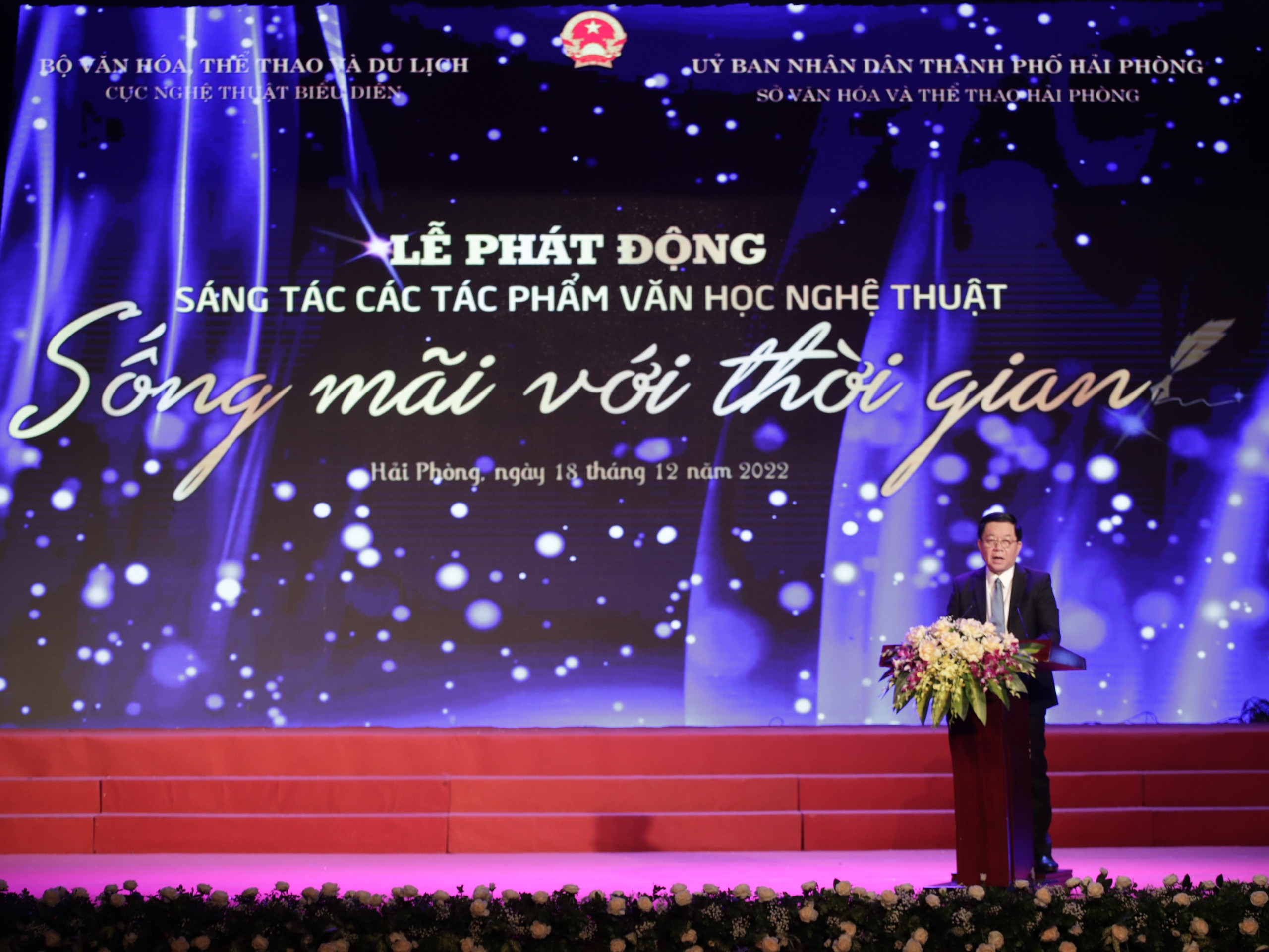 Chùm ảnh: Lễ Phát động sáng tác các tác phẩm văn học, nghệ thuật với chủ đề "Sống mãi với thời gian"