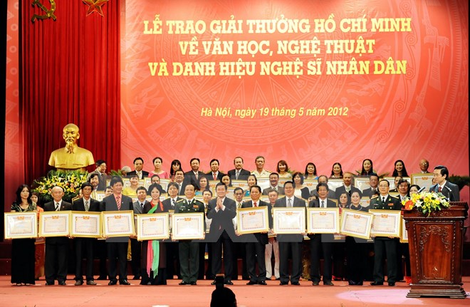 Thông qua 488 hồ sơ đủ điều kiện trình Thủ tướng Chính phủ xét trình Chủ tịch nước phong tặng danh hiệu “Nghệ sĩ nhân dân”, “Nghệ sĩ ưu tú” lần thứ 8 năm 2015