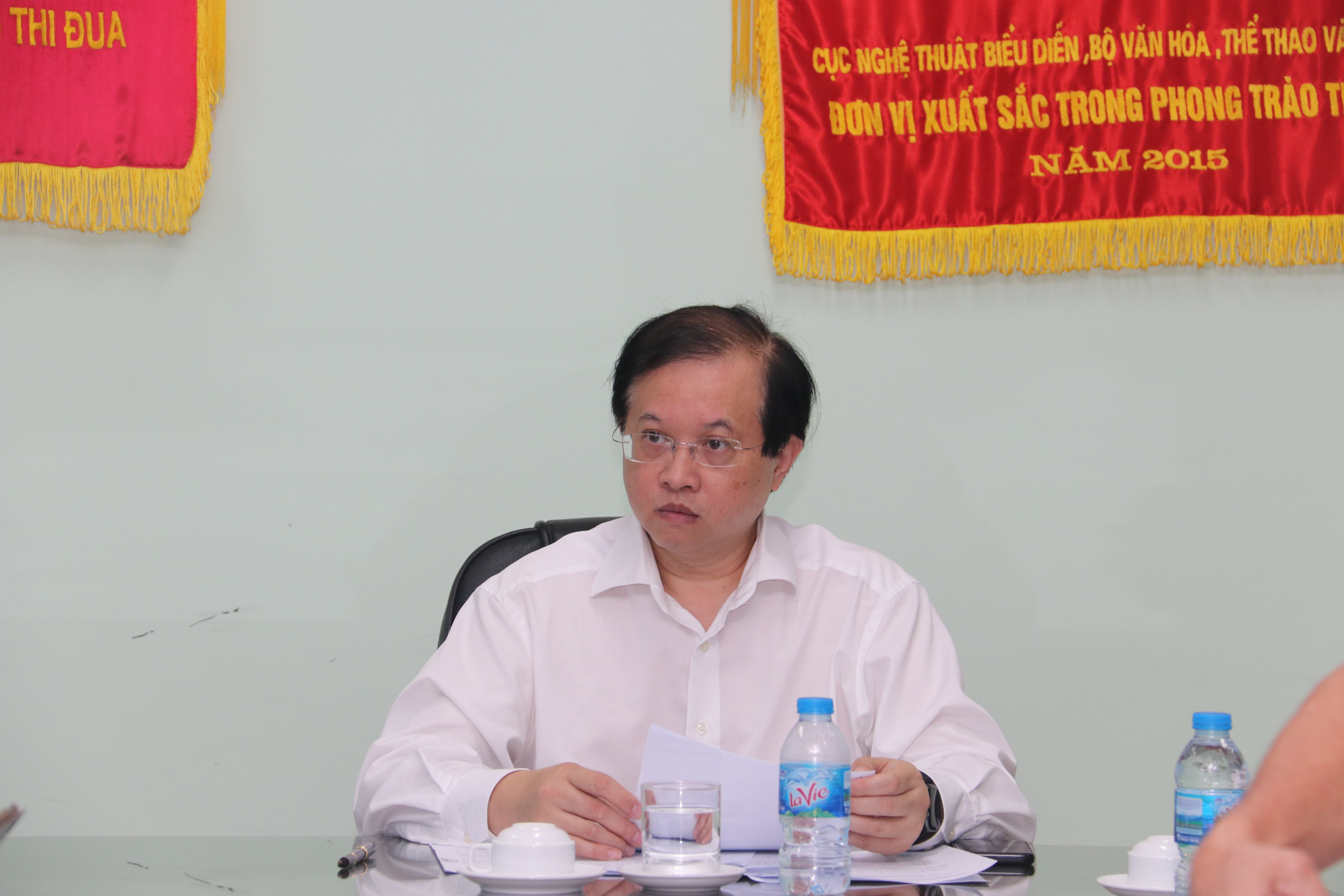 Thứ trưởng Tạ Quang Đông làm việc với Cục Nghệ thuật biểu diễn về lĩnh vực văn học